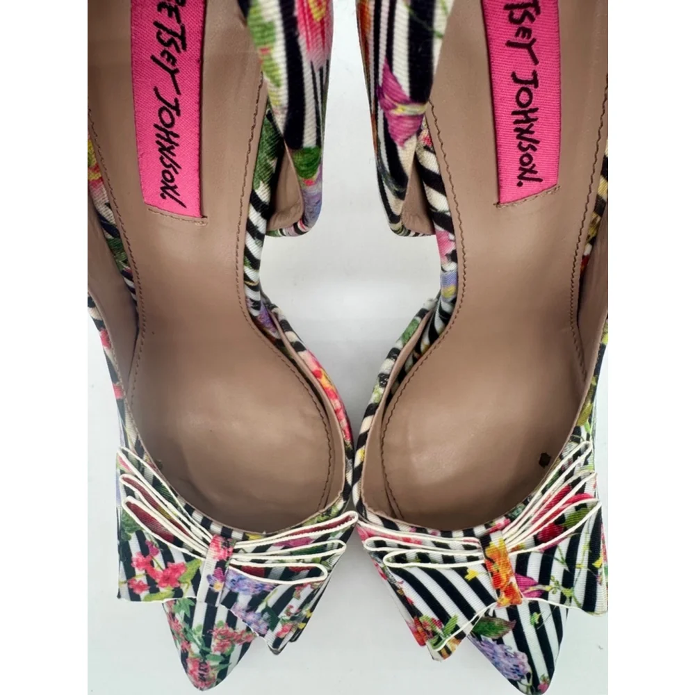 Women's Betsey Johnson Heels Size 8.5 Size Floral Black White Stripes - Picture 5 of 11